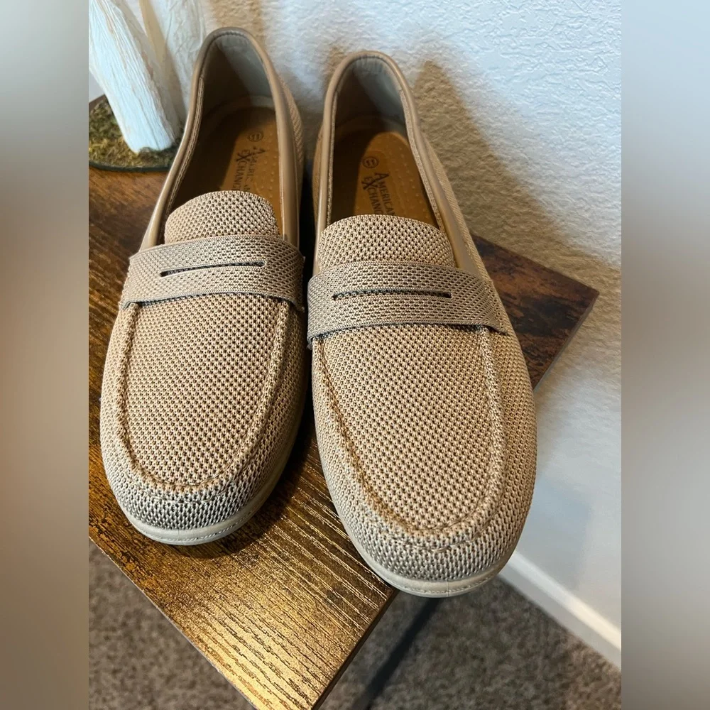 American Exchange Tan Slip‎ On Comfort Loafers Sz 11 Classic